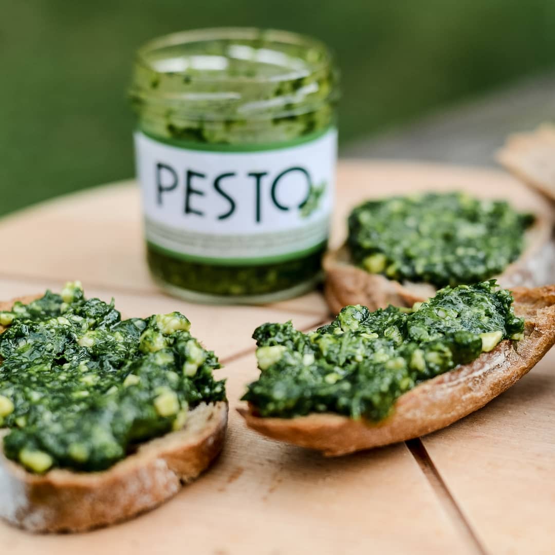 Bazilikų pesto